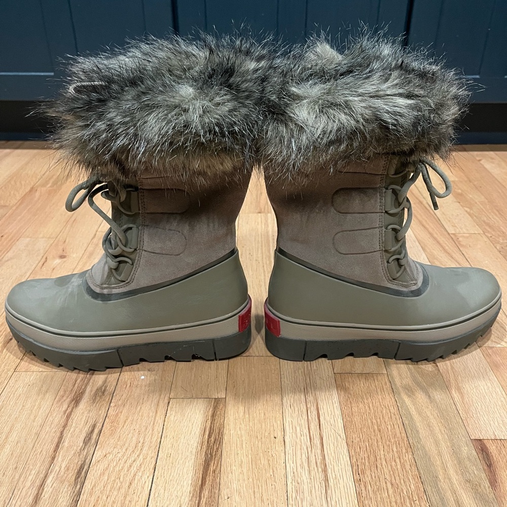 NWT Sorel Joan of Arc Fur-Trim Winter Boots in Sage | Size 9
